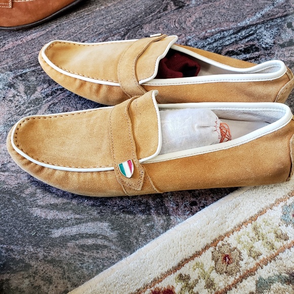 Shoes - Picture 4 of 5